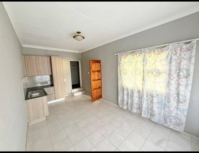 4 BEDROOM HOUSE FOR SALE IN VANDERBIJLPARK CE 2